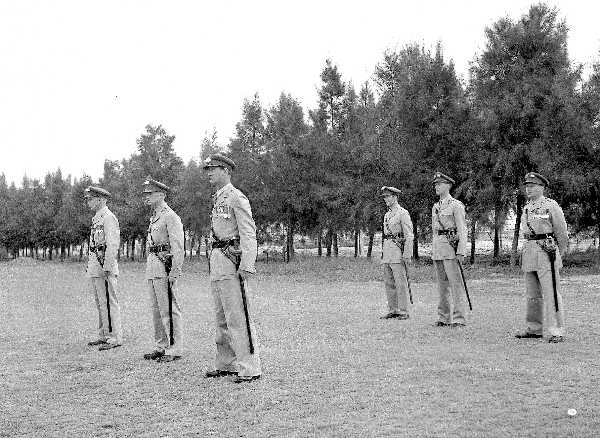 1 LF colour Troop 1951306